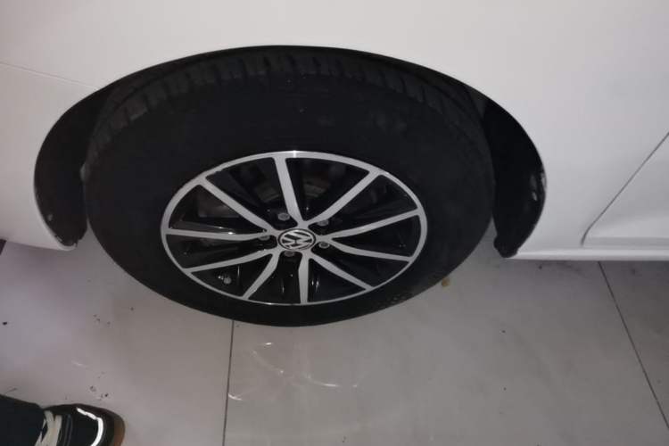 Used Volkswagen Santana 2015 1.4L Manual Fashion Edition Exterior 4