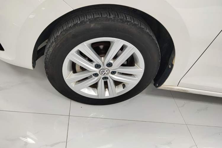 Used Volkswagen Santana 2015 Haval H6 1.6L Automatic Comfort Model Exterior 4