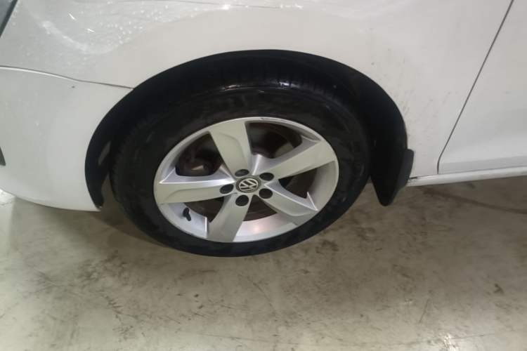 Used Volkswagen Santana 2015 1.6L Automatic Comfort Edition Exterior 4