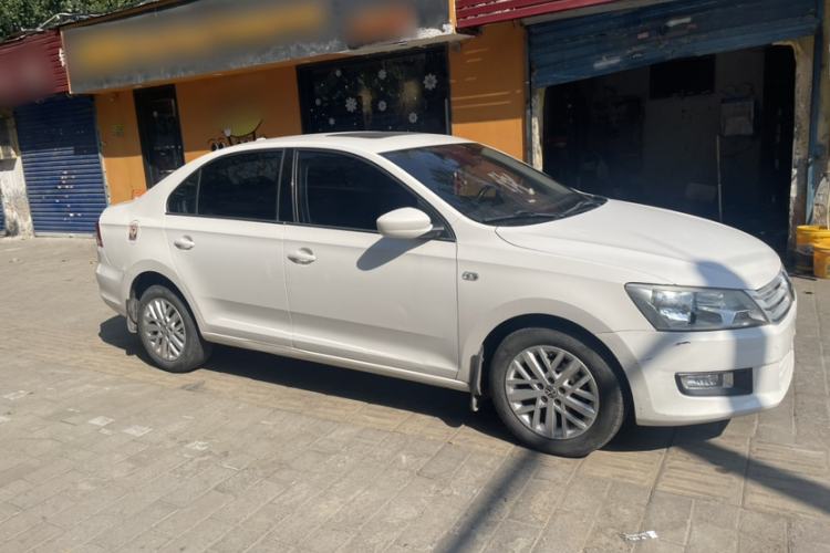 Used Volkswagen Santana 2015 1.6L Automatic Luxury Edition Exterior 5