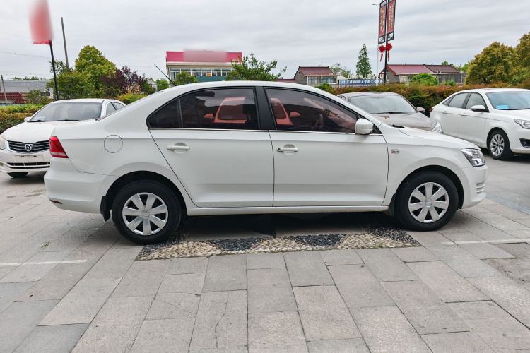 Used Volkswagen Santana 2015 1.6L Automatic Fashion Edition Exterior 5