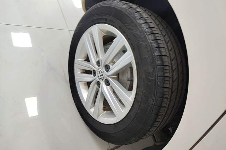 Used Volkswagen Santana 2015 Haval H6 1.6L Automatic Comfort Model Exterior 5