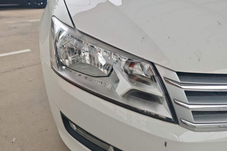 Used Volkswagen Santana 2015 1.6L Automatic Comfort Edition Exterior 6