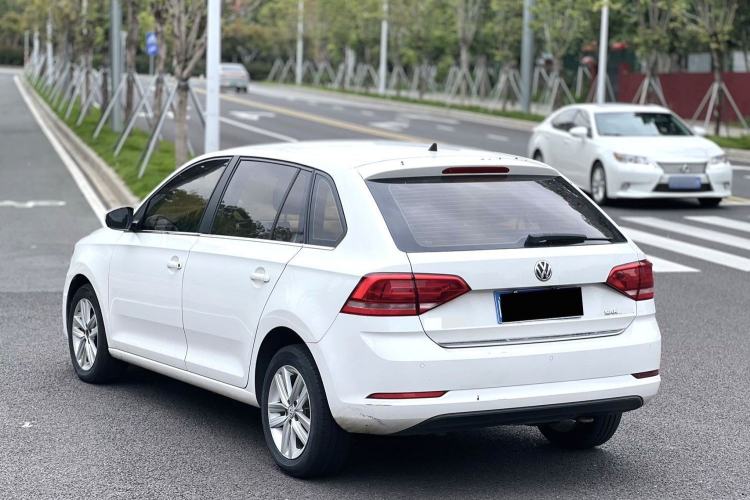 Used Volkswagen Santana 2015 Haval H6 1.6L Automatic Comfort Model Exterior 6