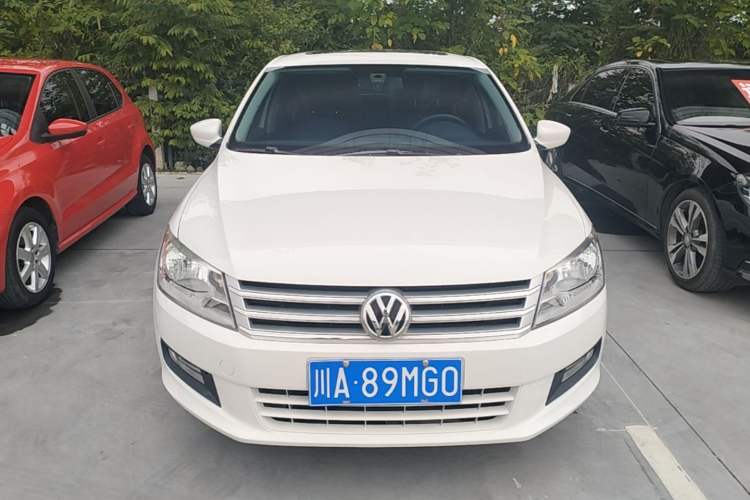 Used Volkswagen Santana 2015 1.6L Manual Comfort Edition Front