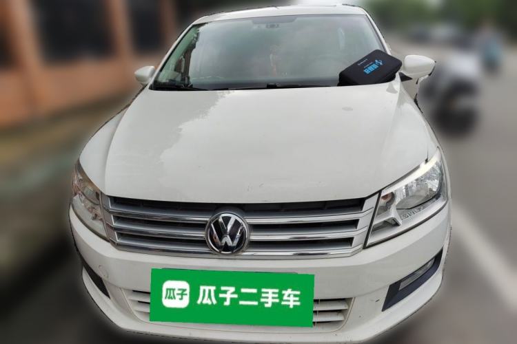 Used Volkswagen Santana 2015 1.6L Manual Comfort Edition Front