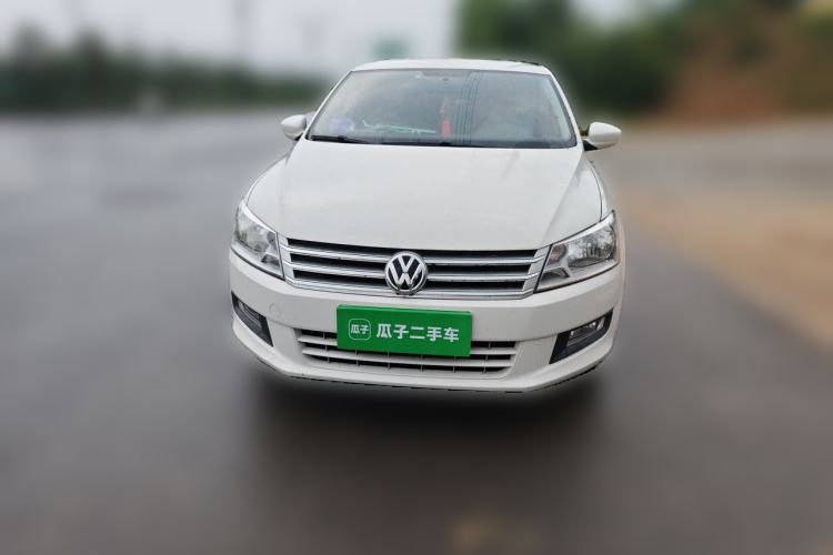 Used Volkswagen Santana 2015 1.6L Manual Comfort Edition Front
