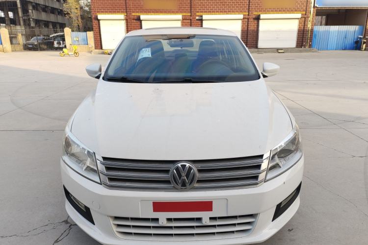 Used Volkswagen Santana 2015 1.6L Manual Comfort Edition Front