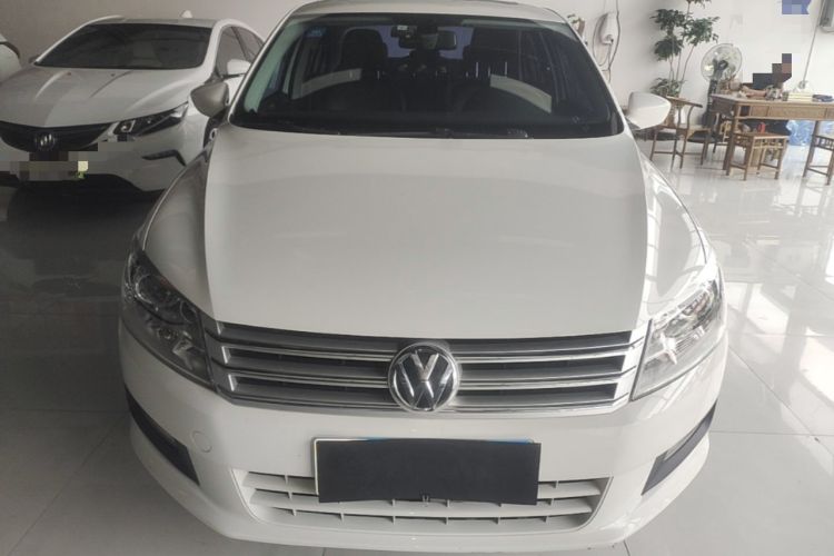 Used Volkswagen Santana 2015 1.6L Manual Comfort Edition Front