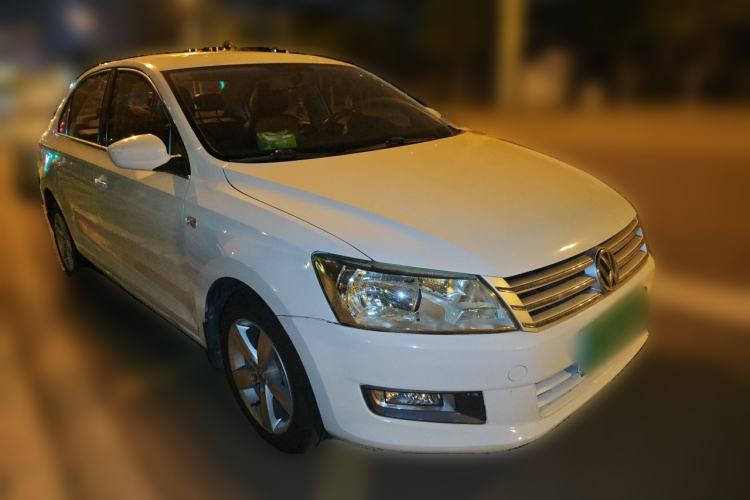 Used Volkswagen Santana 2015 1.6L Manual Comfort Edition Front Right 45 Deg