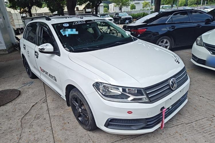 Used Volkswagen Santana 2015 Haval H6 1.6L Automatic Luxury Model Front Right 45 Deg