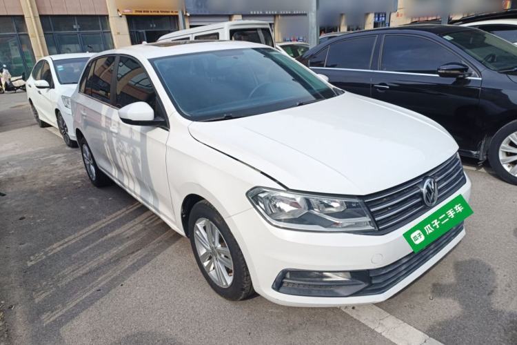 Used Volkswagen Santana 2015 Haval H9 1.6L Manual Comfort Edition Front Right 45 Deg