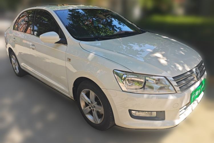 Used Volkswagen Santana 2015 1.6L Automatic Comfort Edition Front Right 45 Deg