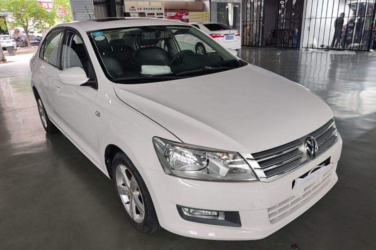 Used Volkswagen Santana 2015 1.6L Manual Comfort Edition Front Right 45 Deg