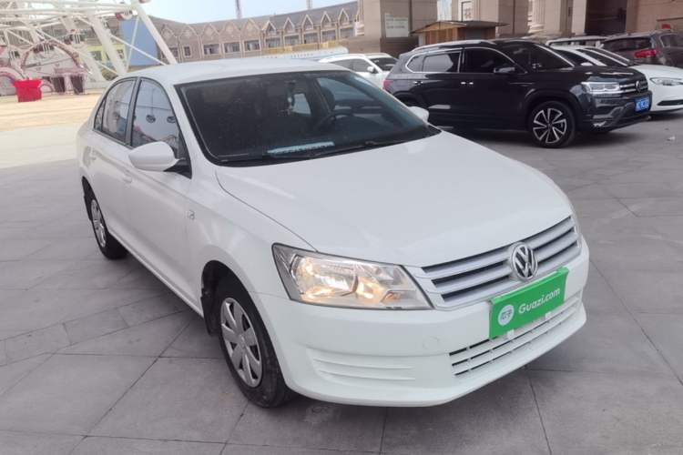 Used Volkswagen Santana 2015 1.6L Manual Fashion Edition Front Right 45 Deg
