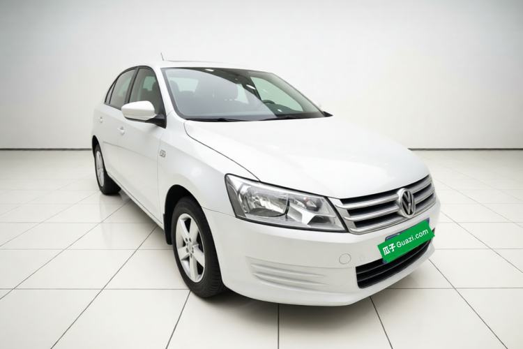 Used Volkswagen Santana 2015 1.6L Manual Fashion Edition Front Right 45 Deg