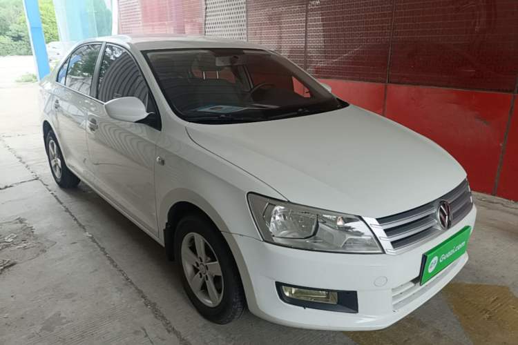 Used Volkswagen Santana 2015 1.4L Manual Fashion Edition Front Right 45 Deg