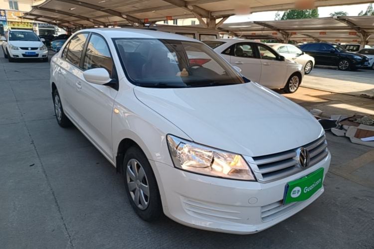 Used Volkswagen Santana 2015 1.6L Automatic Fashion Edition Front Right 45 Deg