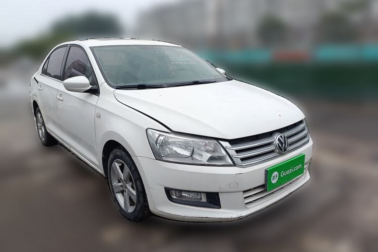 Used Volkswagen Santana 2015 1.6L Automatic Comfort Edition Front Right 45 Deg