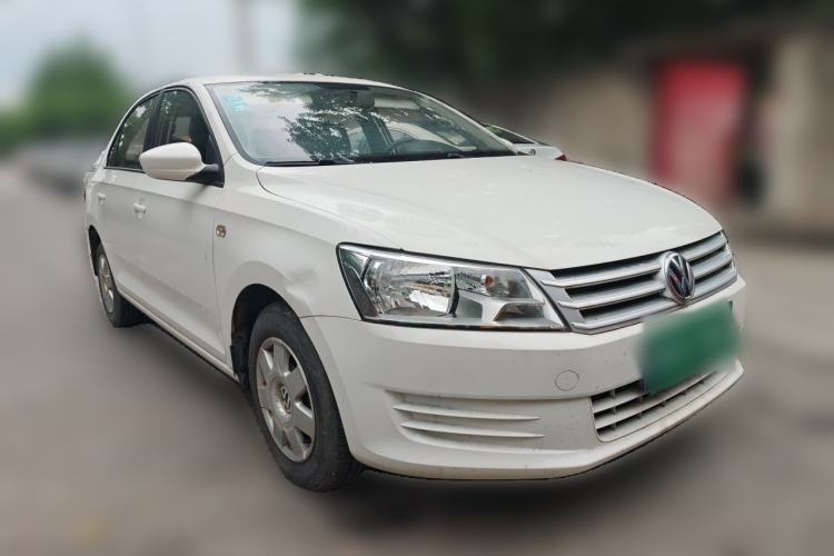 Used Volkswagen Santana 2015 1.6L Automatic Fashion Edition Front Right 45 Deg