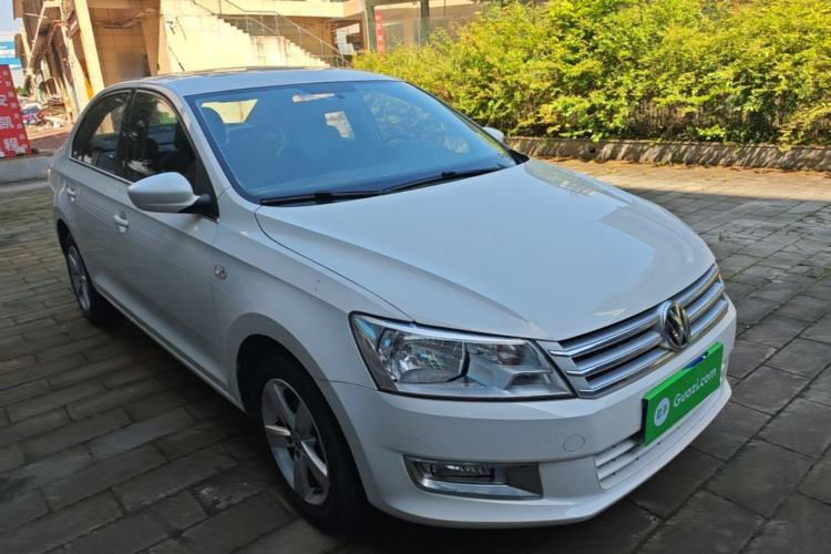 Used Volkswagen Santana 2015 1.6L Automatic Comfort Edition Front Right 45 Deg