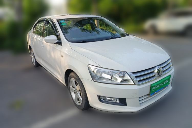 Used Volkswagen Santana 2015 1.6L Automatic Comfort Edition Front Right 45 Deg