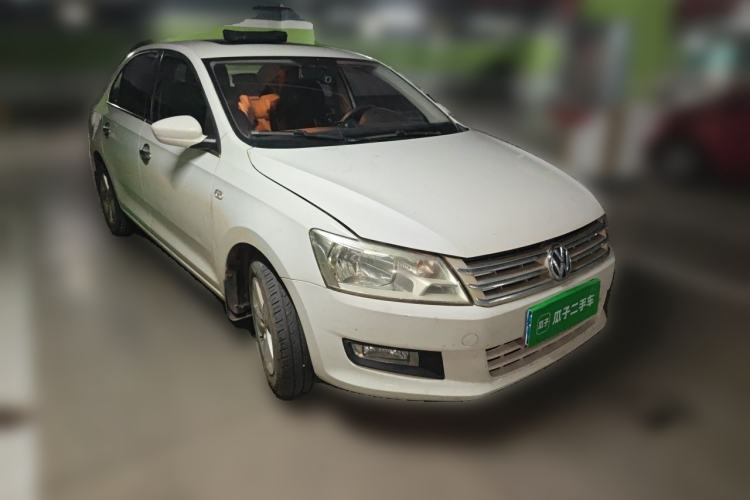 Used Volkswagen Santana 2015 1.6L Manual Comfort Edition Front Right 45 Deg