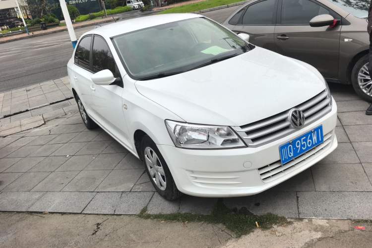Used Volkswagen Santana 2015 1.6L Manual Fashion Edition Front Right 45 Deg