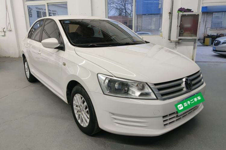Used Volkswagen Santana 2015 1.6L Automatic Fashion Edition Front Right 45 Deg