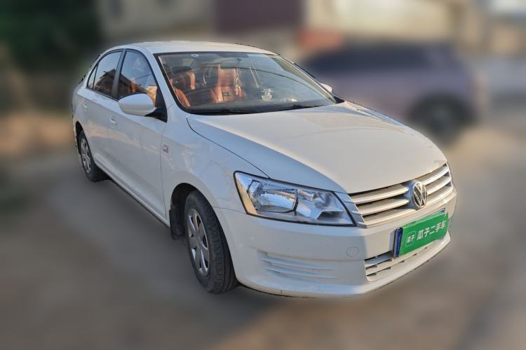 Used Volkswagen Santana 2015 1.4L Manual Fashion Edition Front Right 45 Deg