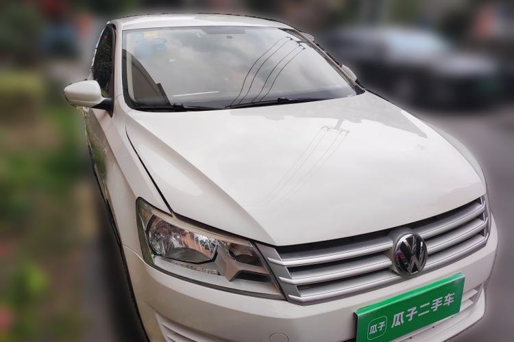 Used Volkswagen Santana 2015 1.6L Automatic Fashion Edition Front Right 45 Deg