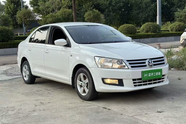 Used Volkswagen Santana 2015 1.4L Manual Fashion Edition Front Right 45 Deg