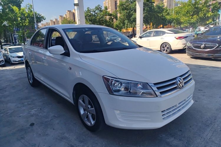 Used Volkswagen Santana 2015 1.6L Manual Fashion Edition Front Right 45 Deg