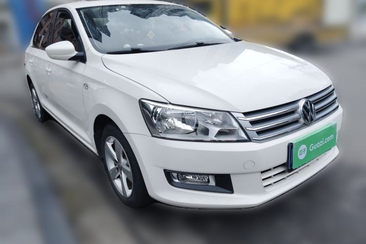Used Volkswagen Santana 2015 1.6L Manual Comfort Edition Front Right 45 Deg