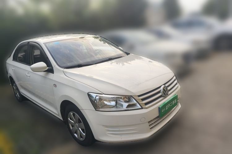 Used Volkswagen Santana 2015 1.6L Automatic Fashion Edition Front Right 45 Deg