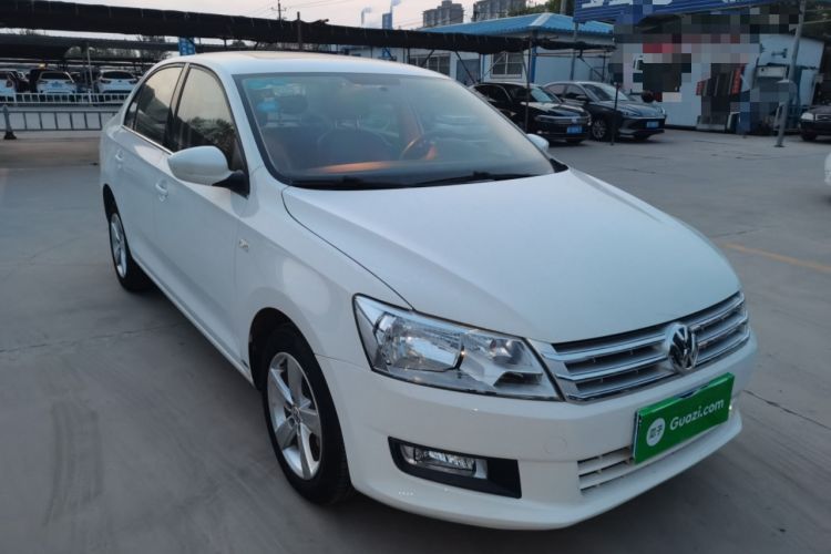Used Volkswagen Santana 2015 1.6L Automatic Comfort Edition Front Right 45 Deg