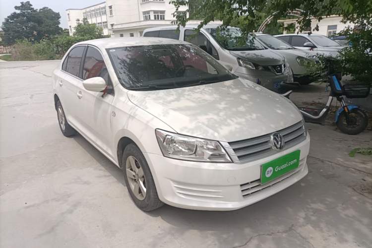 Used Volkswagen Santana 2015 1.6L Manual Fashion Edition Front Right 45 Deg