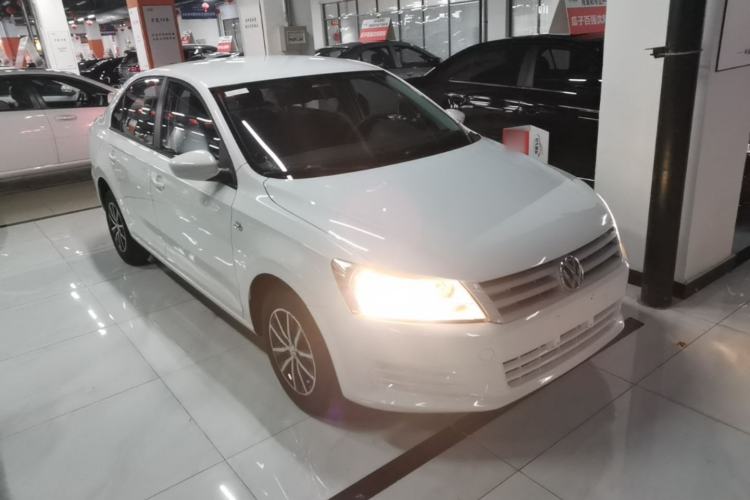 Used Volkswagen Santana 2015 1.4L Manual Fashion Edition Front Right 45 Deg