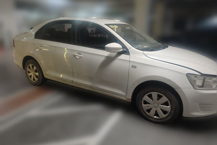 Used Volkswagen Santana 2015 1.6L Manual Fashion Edition Front Right 45 Deg