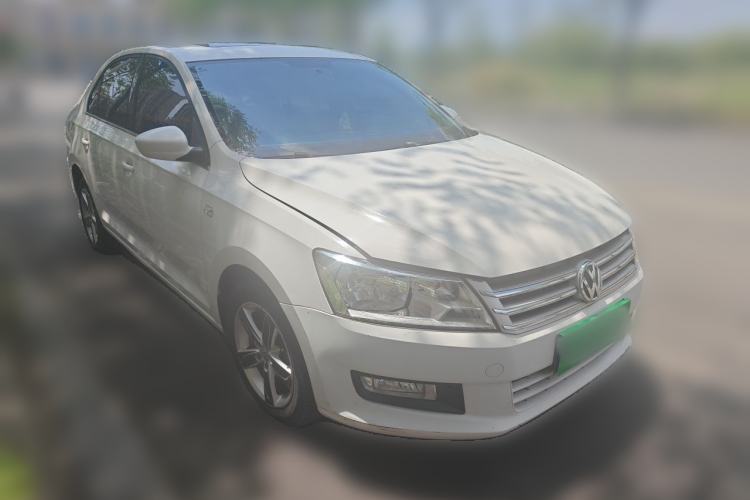 Used Volkswagen Santana 2015 1.6L Manual Comfort Edition Front Right 45 Deg
