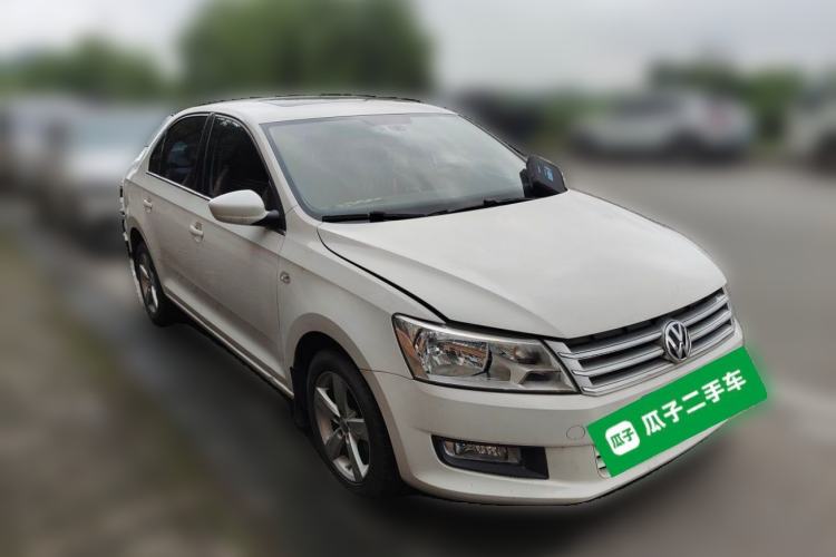 Used Volkswagen Santana 2015 1.6L Manual Comfort Edition Front Right 45 Deg