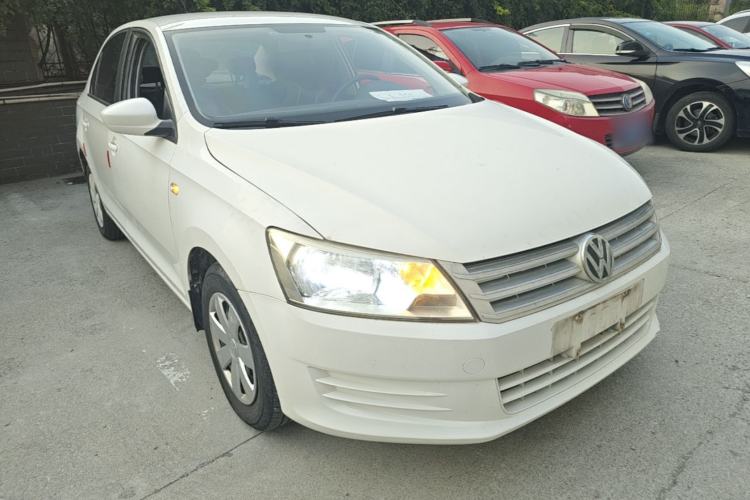 Used Volkswagen Santana 2015 1.6L Manual Fashion Edition Front Right 45 Deg