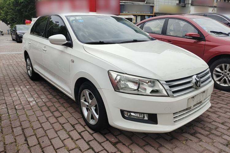 Used Volkswagen Santana 2015 1.6L Automatic Comfort Edition Front Right 45 Deg