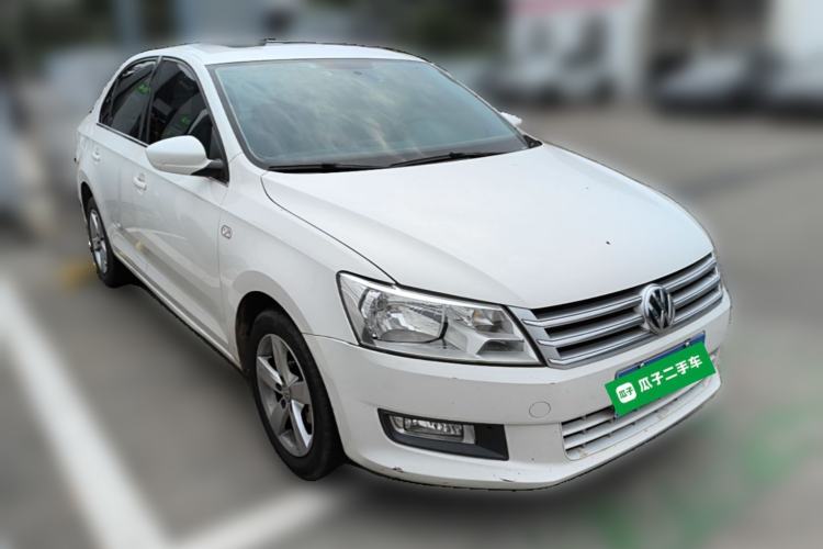 Used Volkswagen Santana 2015 1.6L Automatic Comfort Edition Front Right 45 Deg