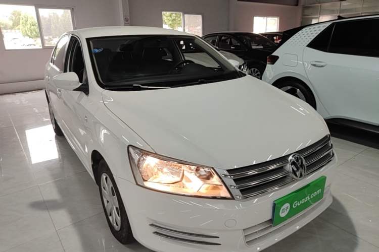 Used Volkswagen Santana 2015 1.6L Automatic Fashion Edition Front Right 45 Deg