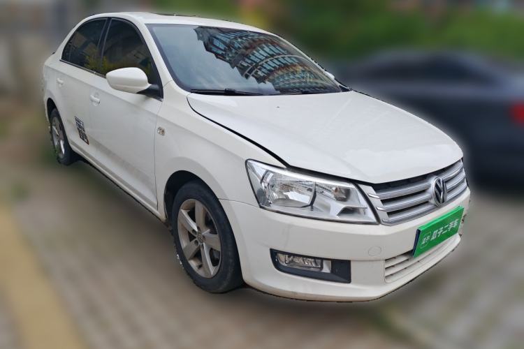 Used Volkswagen Santana 2015 1.6L Manual Comfort Edition Front Right 45 Deg