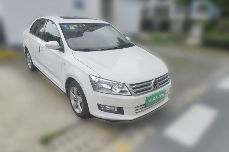 Used Volkswagen Santana 2015 1.6L Automatic Comfort Edition Front Right 45 Deg