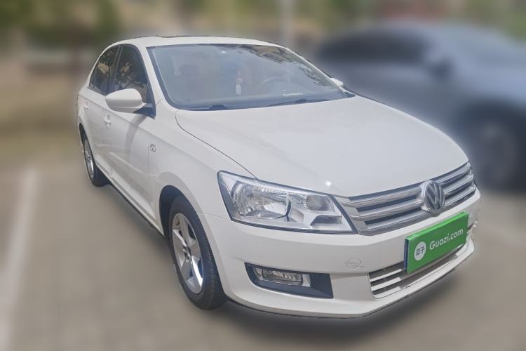 Used Volkswagen Santana 2015 1.6L Automatic Comfort Edition Front Right 45 Deg