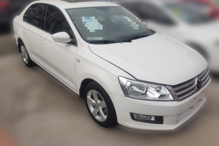 Used Volkswagen Santana 2015 1.6L Automatic Comfort Edition Front Right 45 Deg