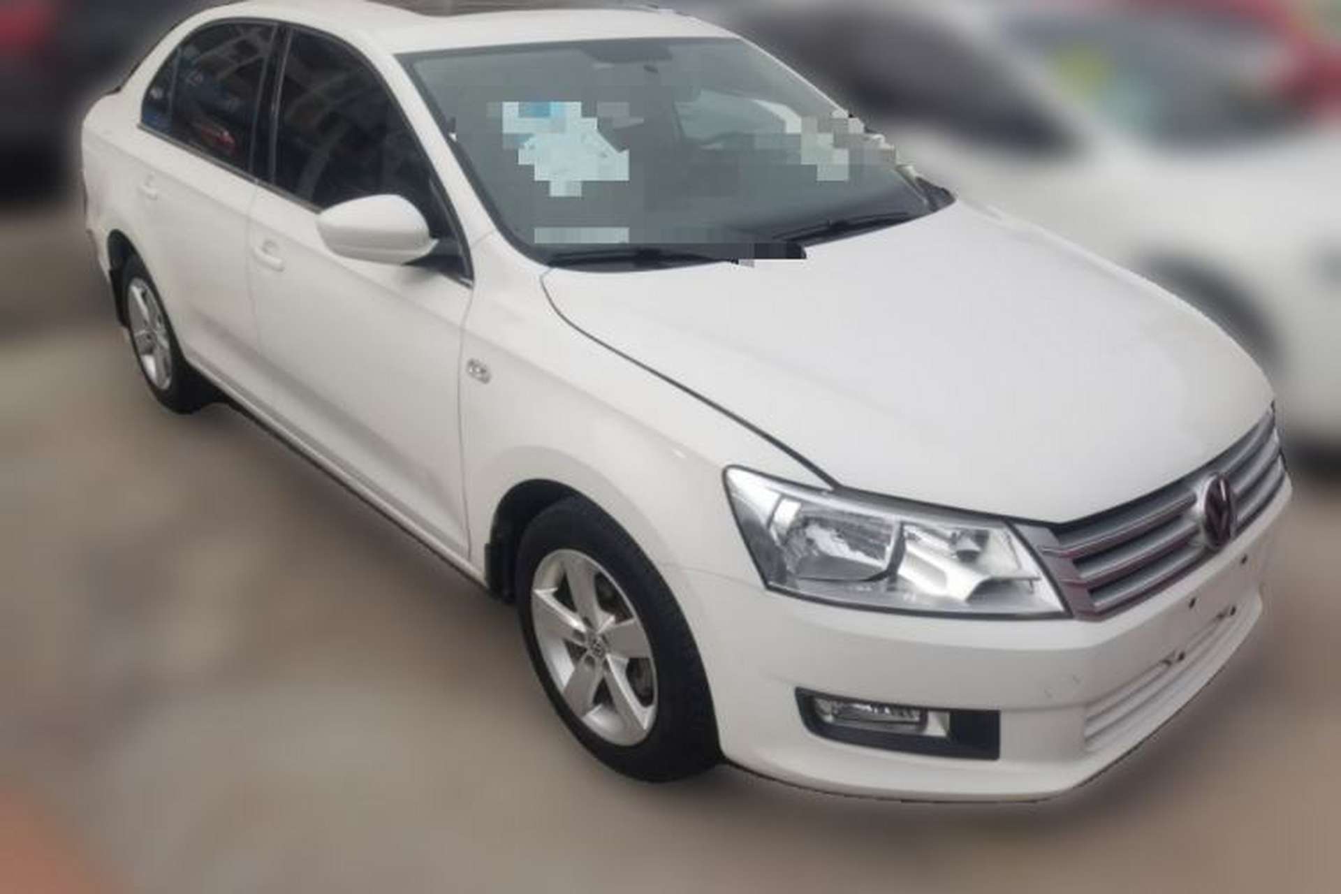 Used Volkswagen Santana 2015 1.6L Automatic Comfort Edition Front Right 45 Deg